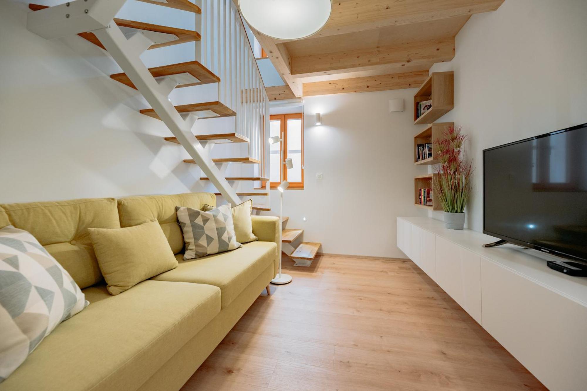 Bay Breeze Holiday House In Пиран Экстерьер фото